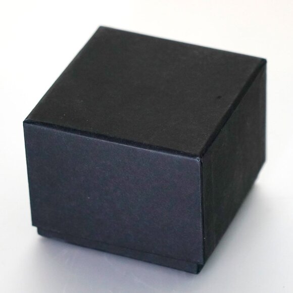 New in box Magnetic globe paperweight - Picture 5 of 5